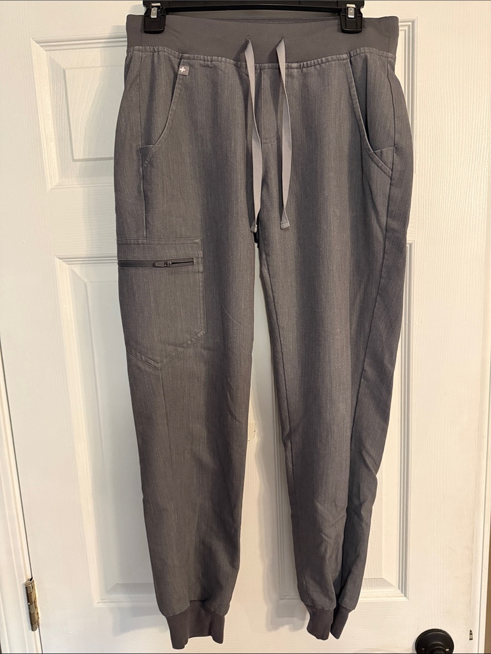 Women's Gray FIGS Drawstring Jogger Scrubs